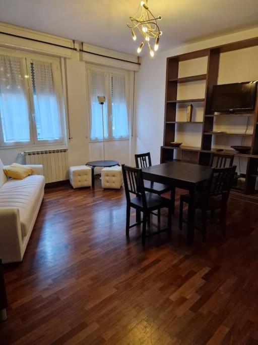 Sempione Yellow Apartment Milan